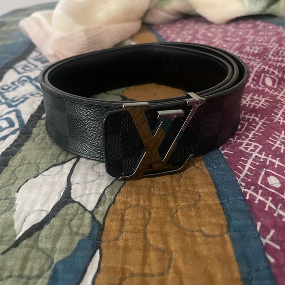 LV Initiales reversible belt - Picture 2 of 8